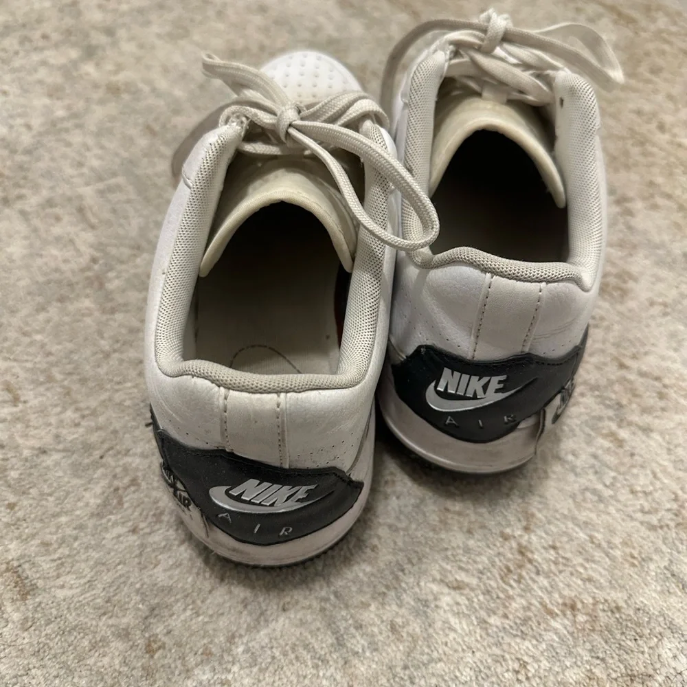 Nike Low-Top Leather Sneakers - White & Black - Picture 5 of 7
